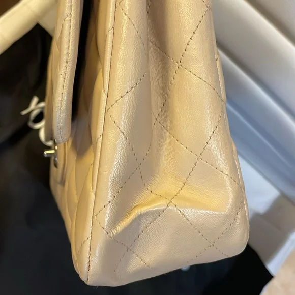 Chanel jumbo single flap bought at Yoogie’s Closet had it cleaned touched up - Picture 13 of 15